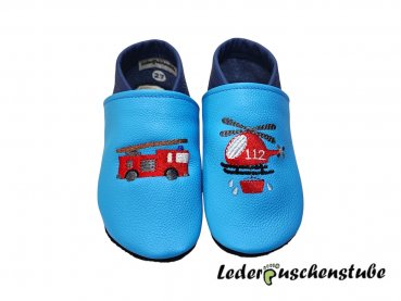 Lederpuschen lichtblau-jeansblau Feuerwehr und Feuerwehr Hubschrauber